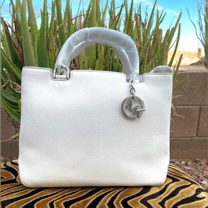 NwT 100% AUtHenTic MiChAel K0rS AnNabElle BlAck MeD T0p ZiP T0tE HaNdBag